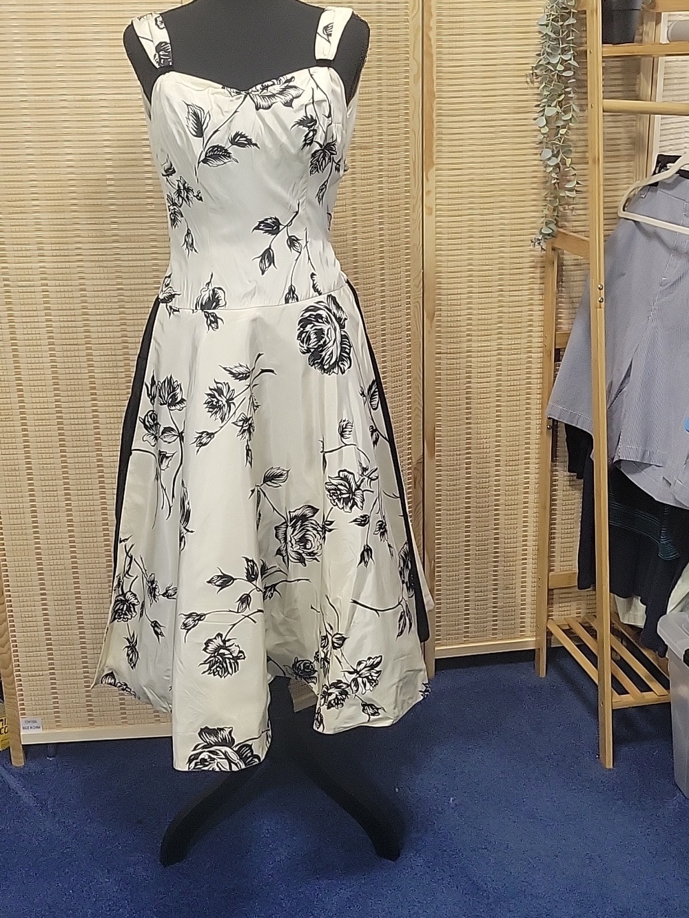 Vintage Party Dress - White/Black - Floral Pattern - Beautiful!